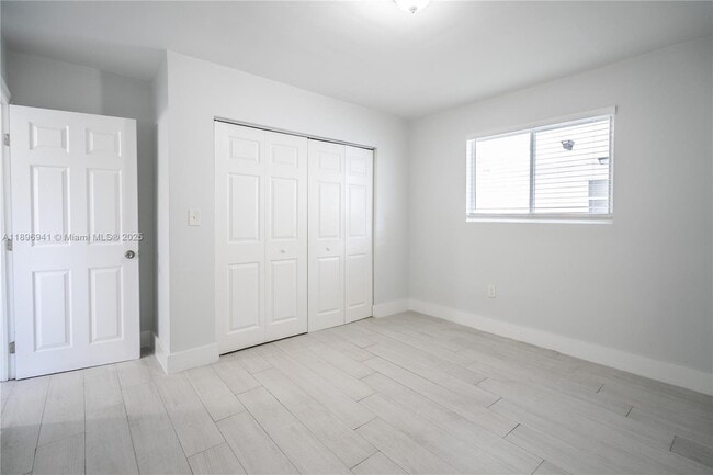 Building Photo - 465 NE 59th St