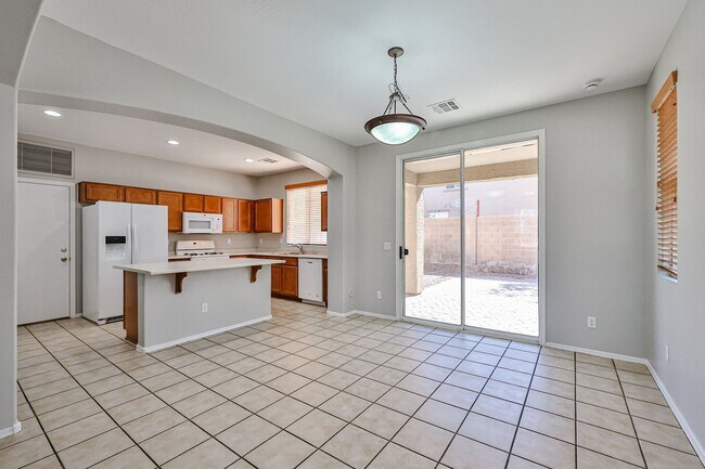 Building Photo - COMING SOON!! 3 bed 2.5 bath in most preferred Phoenix area