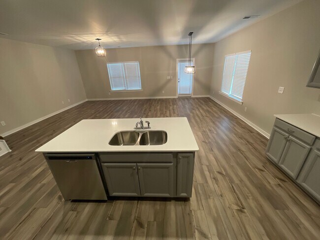 Building Photo - Home for Rent in Oak Grove, AL!! Available to View Now!!!