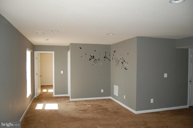 Building Photo - 12699 Lakeside Ct