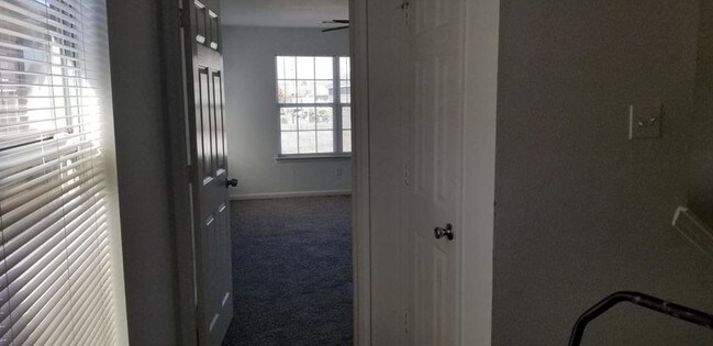 Building Photo - 15515 Waldron Cir