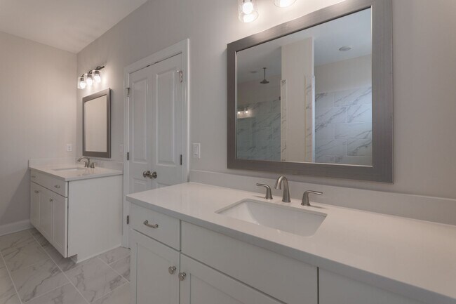 Building Photo - Immaculate, new 3BR/3.5BA townhome in The Maxwell community in Alpharetta GA.