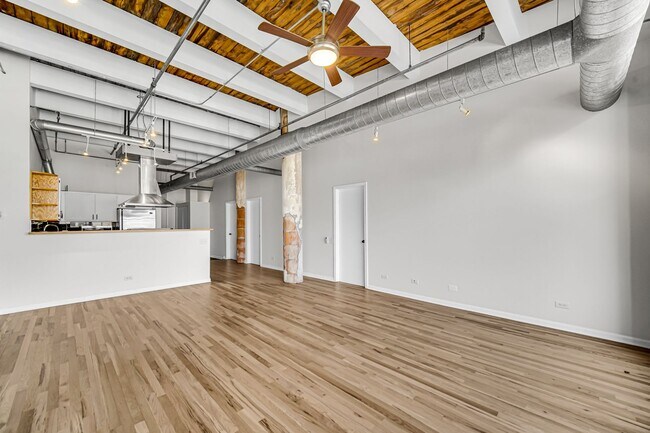 Building Photo - Fulton Market 2 Bed/2 Bath Timber Loft! Brand New Hardwood Floors! Rooftop Deck!
