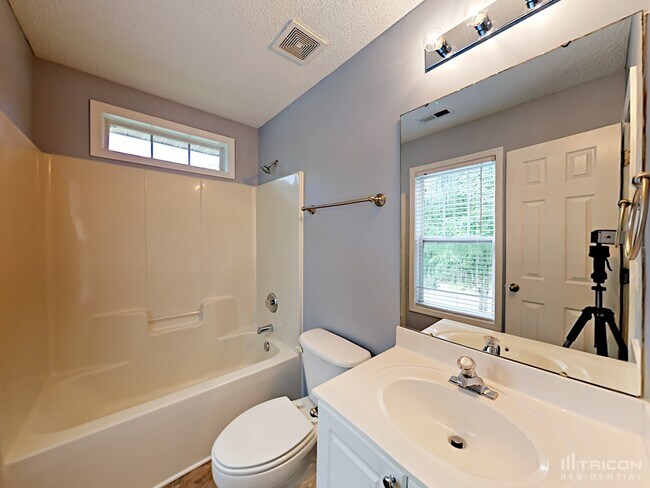 Building Photo - 7525 Rolling Meadows Ln
