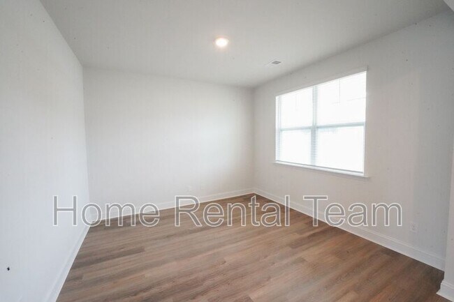 Building Photo - 337 Logging Hl Dr