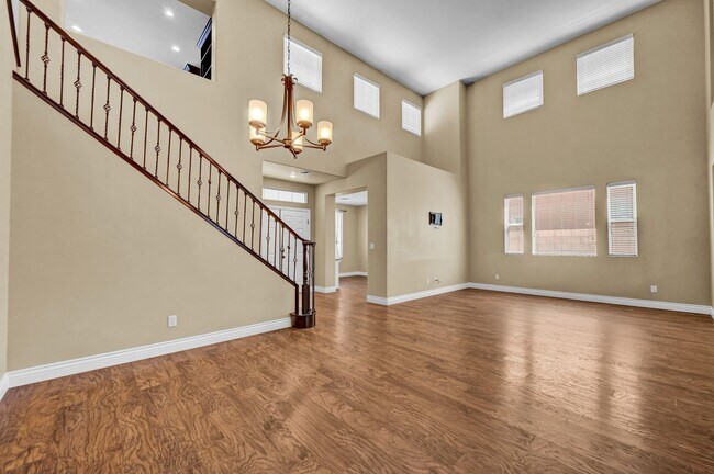 Building Photo - A Fabulous 4 Bedroom Home with a Sparkling...