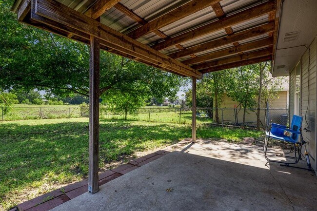 Building Photo - 4601 W Creek Cir