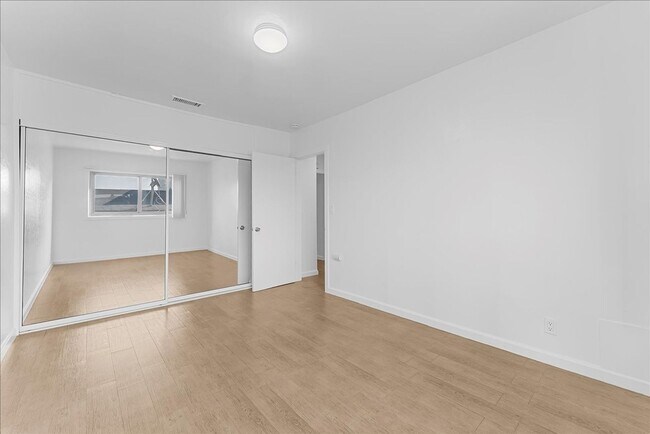 Building Photo - 3116 W 99th St