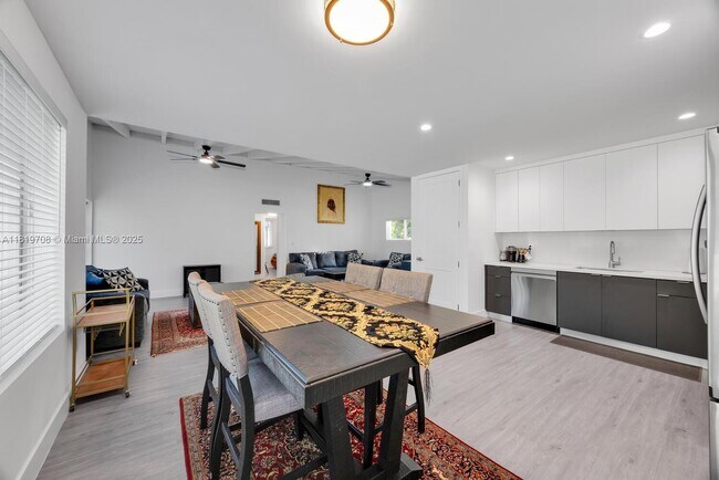Building Photo - 6700 SW 62nd Ct