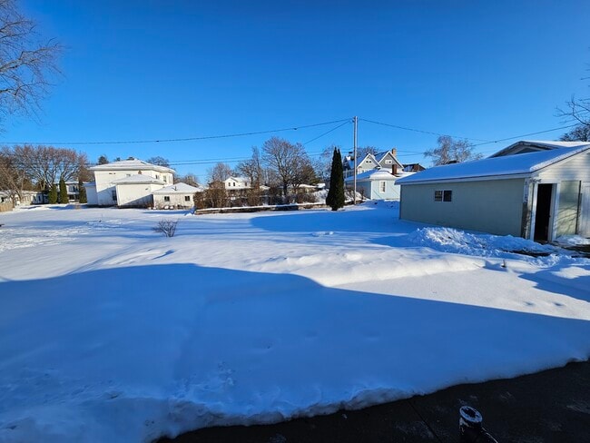 Building Photo - 414 Adams Ave