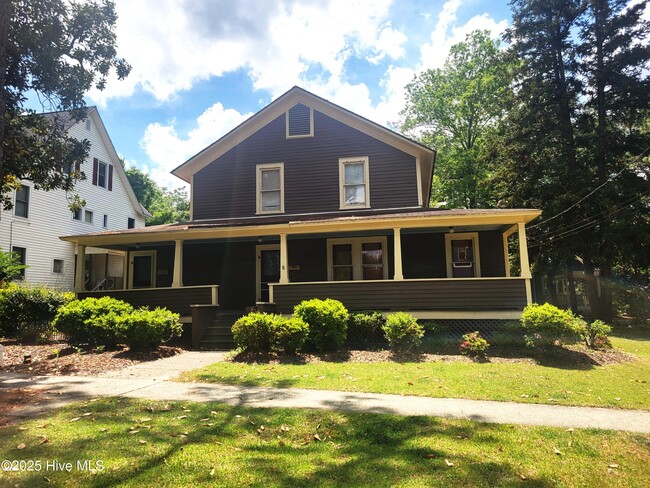 Primary Photo - 220 E Vermont Ave
