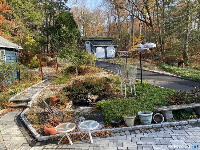 Building Photo - 14 Club Dr