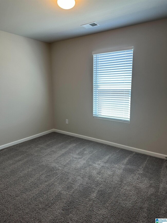 Building Photo - 401 Woodland Trl