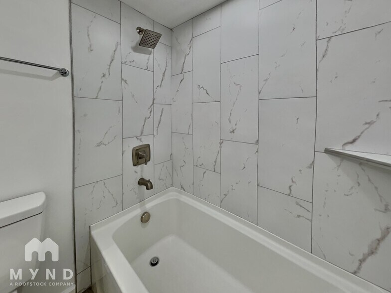 Building Photo - 6649 W Ocotillo Rd