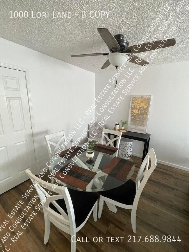 Building Photo - 1000 Lori Ln