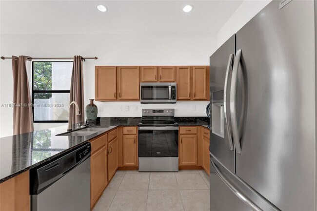 Building Photo - 3855 SW 90th Ave