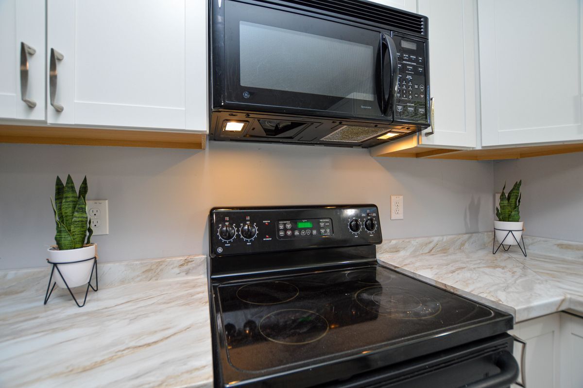 Building Photo - 5385 Macy Grove Rd