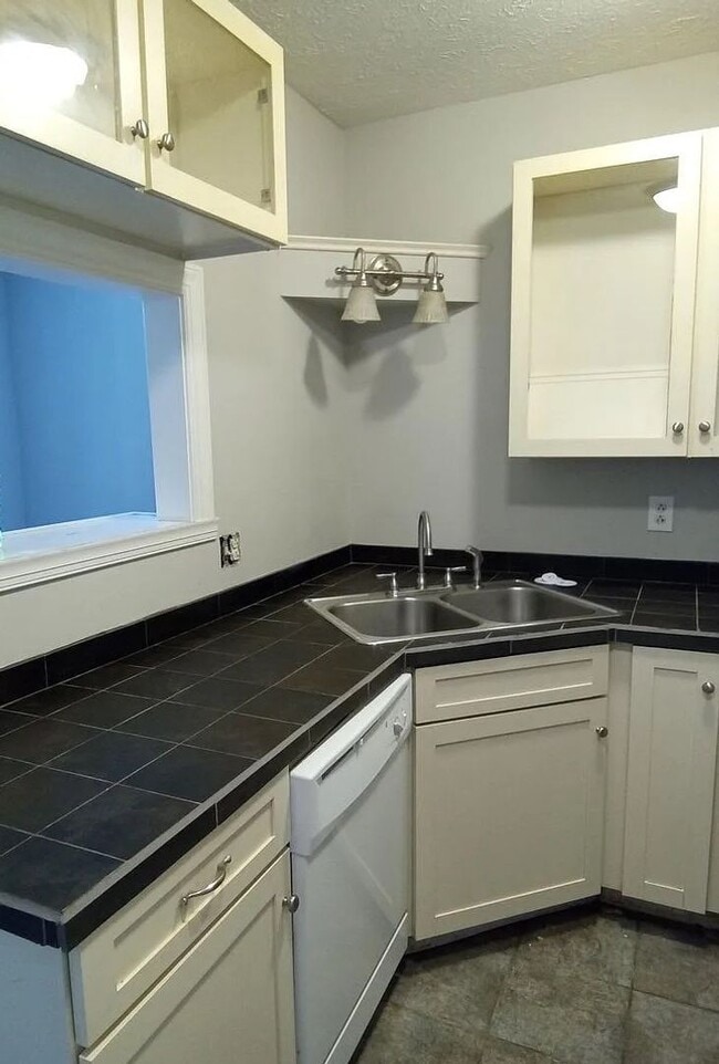 Building Photo - JP - Pierce