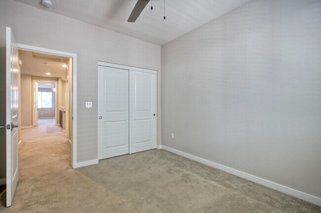 Building Photo - 3 Br/2.5 Ba w Loft and 2 car attached gara...