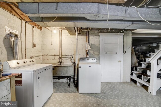 Building Photo - 311 Timberwood Ave