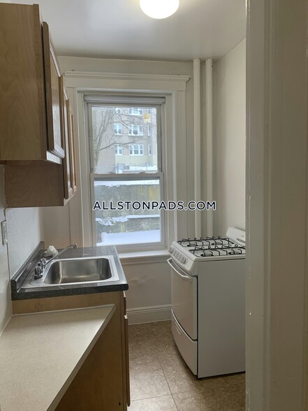 Primary Photo - 25 Walbridge St