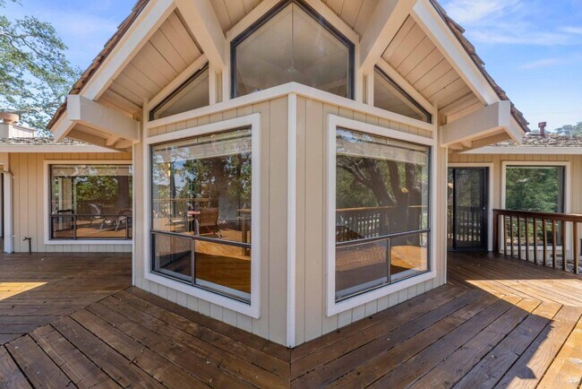 Building Photo - 7175 Red Holly Ct