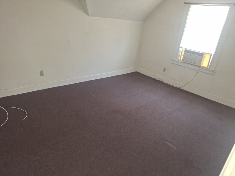 Bedroom - 422 Prospect Ave