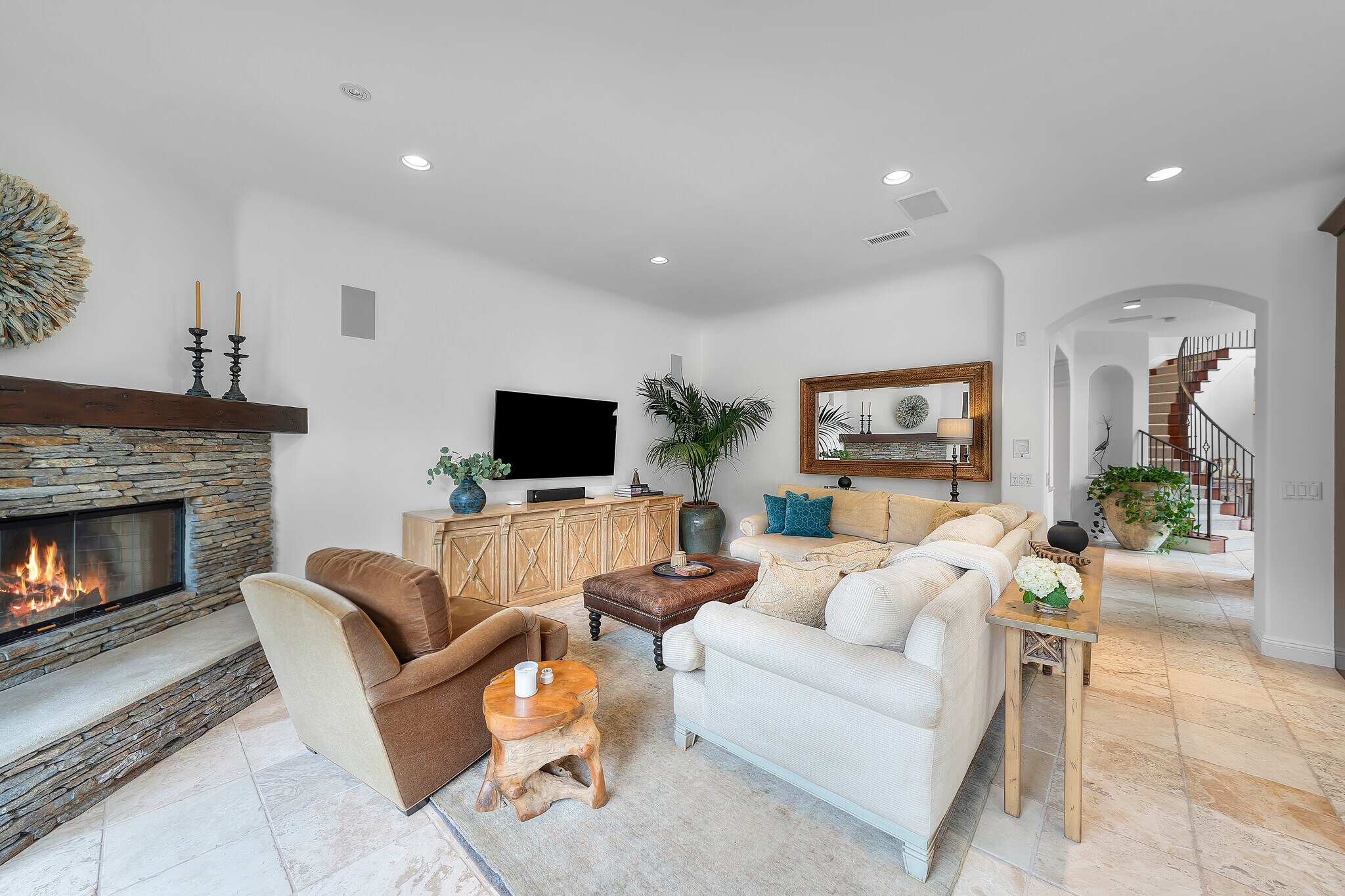 Building Photo - 1901 John St