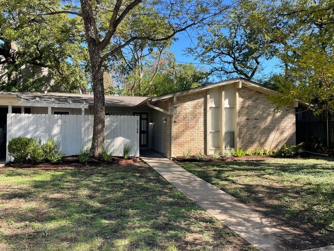 Building Photo - 2210 Quarry Rd