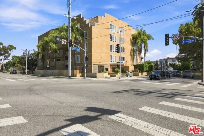 Building Photo - 3600 Bagley Ave