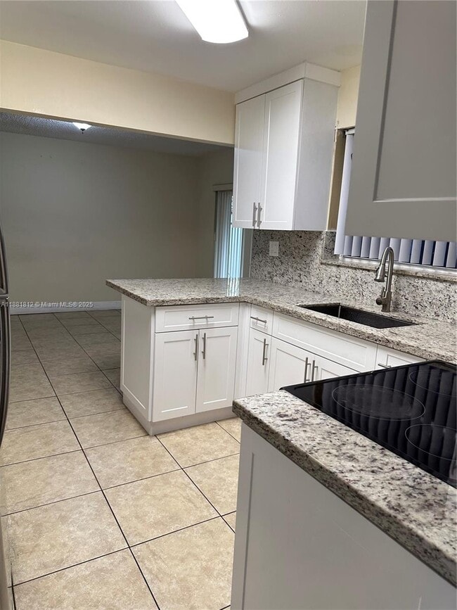 Building Photo - 535 W 79th Pl