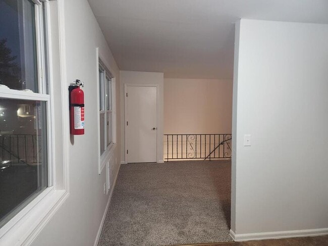 Building Photo - 17 Alexander Dr