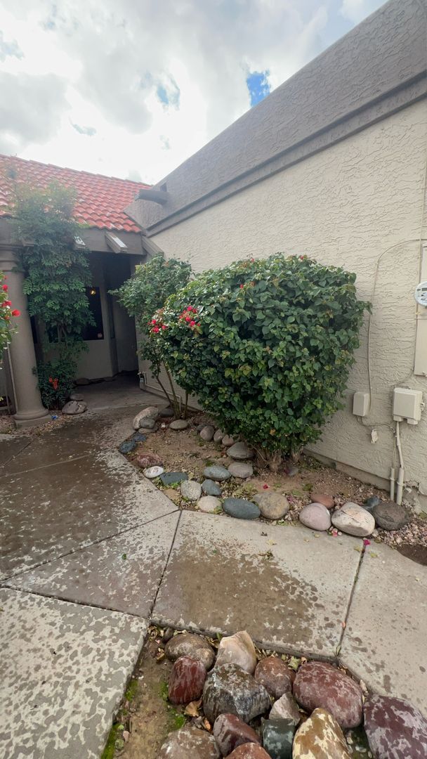 Building Photo - Two Bedroom, Two Bath Townhome in Tempe