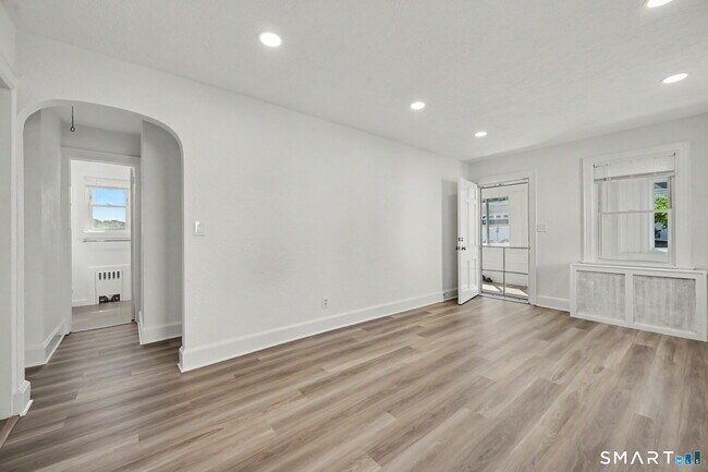 Building Photo - 15 Whitmore Ln