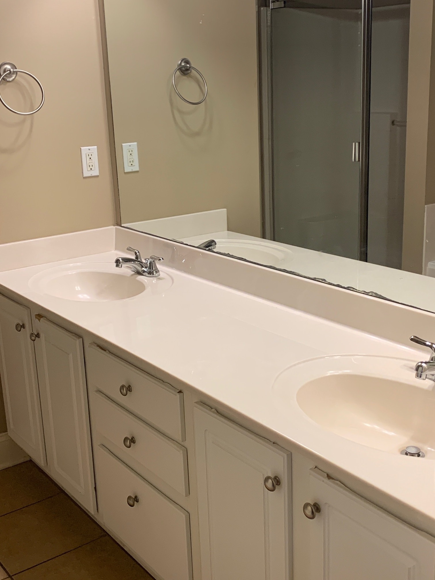 Double sink in Master BAth - 4000 McHugh Rd