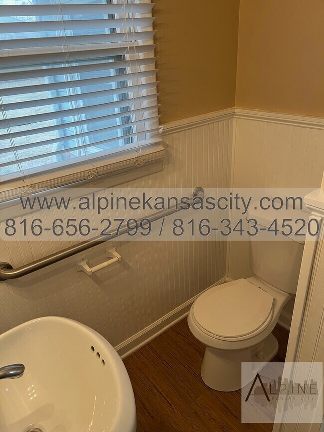 Building Photo - Spacious One Level Home on HUGE LOT!