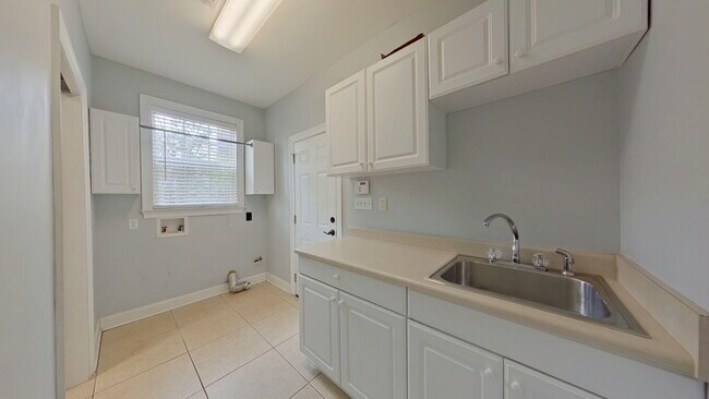 Building Photo - 4064 11th St