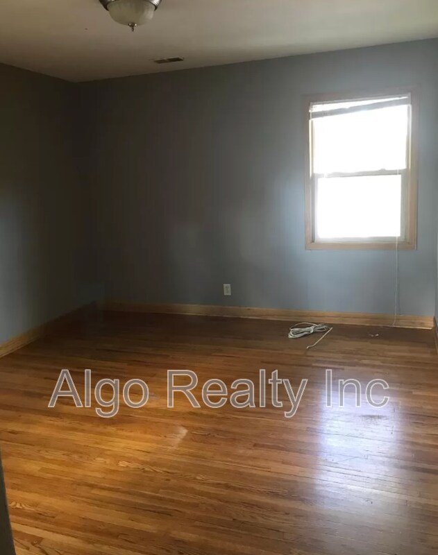 Building Photo - 2419 Plymouth Ave N