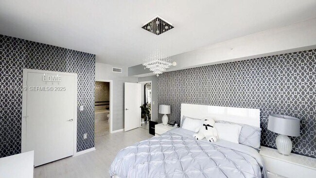 Building Photo - 253 NE 2nd St