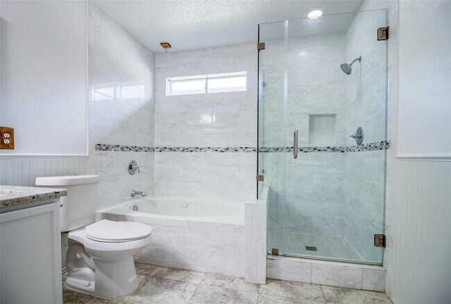 Building Photo - 21222 Somerset Park Ln