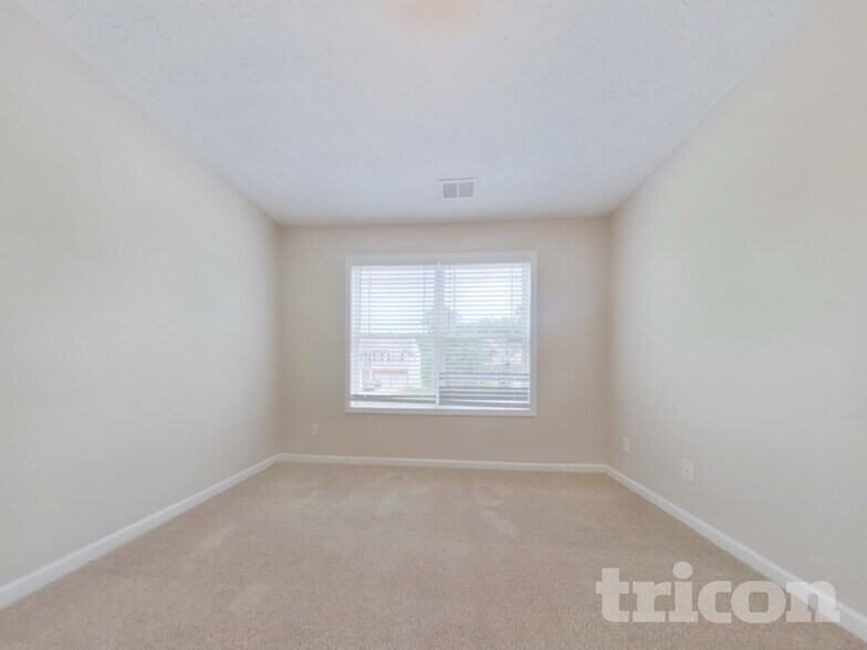 Building Photo - 611 Hemlock Ct