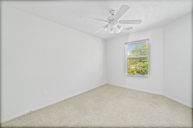 Building Photo - 16210 Bloom Meadow Tr