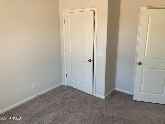 Building Photo - 2356 N Sand Hills Ct