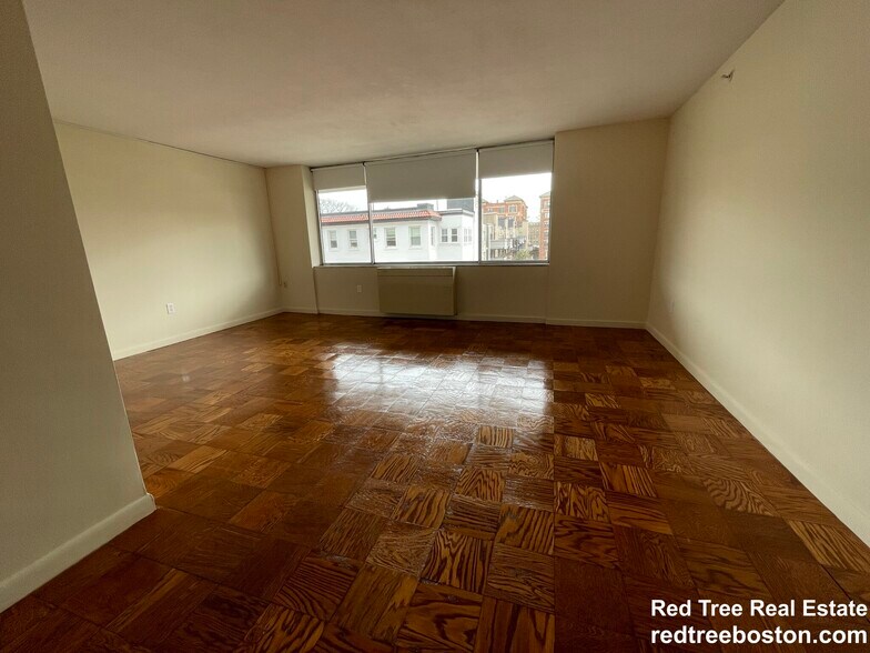 Building Photo - 101 Monmouth St