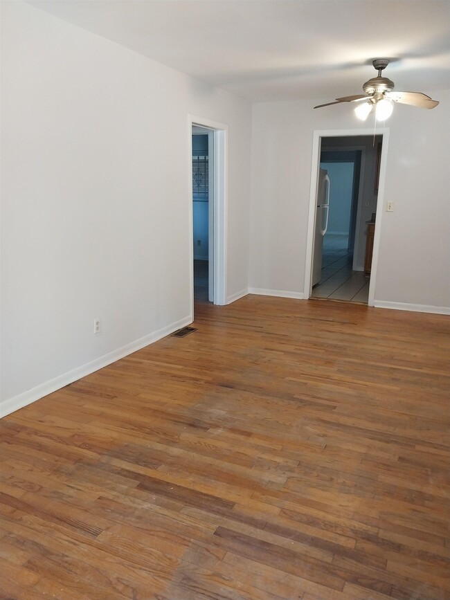 Building Photo - 1816 S Meridian St