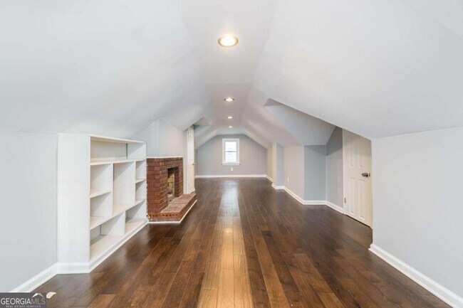 Building Photo - 2607 Jefferson Terrace
