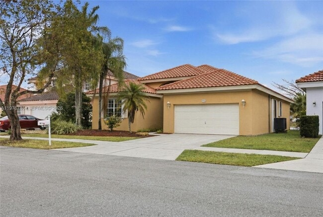 Building Photo - 575 SE 29th Dr