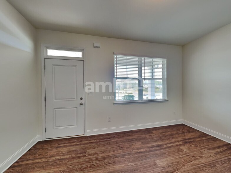 Building Photo - 5020 Franks Creek Way