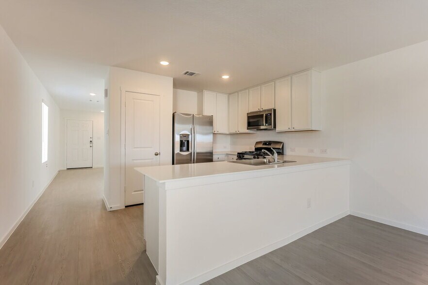 Building Photo - 1867 Musk Rose