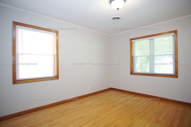 Building Photo - FOR LEASE | Midtown Tulsa | 3 Bed, 2 Bath ...